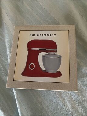 Cracker Barrel Salt & Pepper Shakers UNUSED Red Stand Mixer & Bowl Kitchen Decor